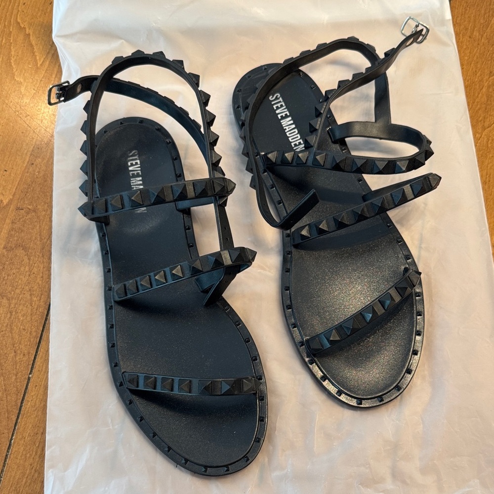 🛍️Consignment Bag 2 Steve Madden Altivia rock stud sandal 7